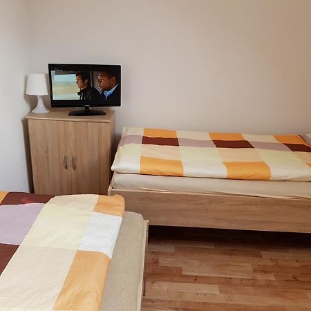 Ubytovani Zizkova Pacov Hotel ภายนอก รูปภาพ